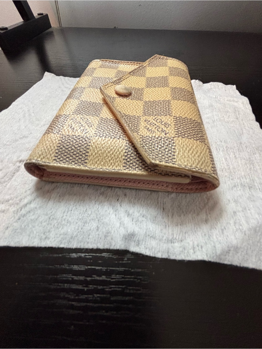 Authentic Louis Vuitton Victorine Wallet Damier Azur - Very Good Condition - Picture 2 of 10